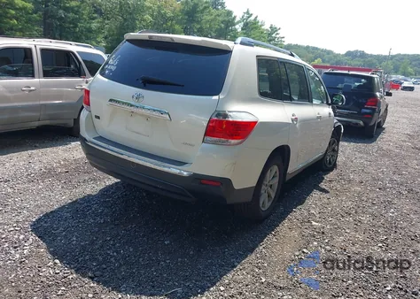 2013 Toyota Highlander Se V6 z USA, uszkodzony, nr VIN 5TDBK3EH8DS197330